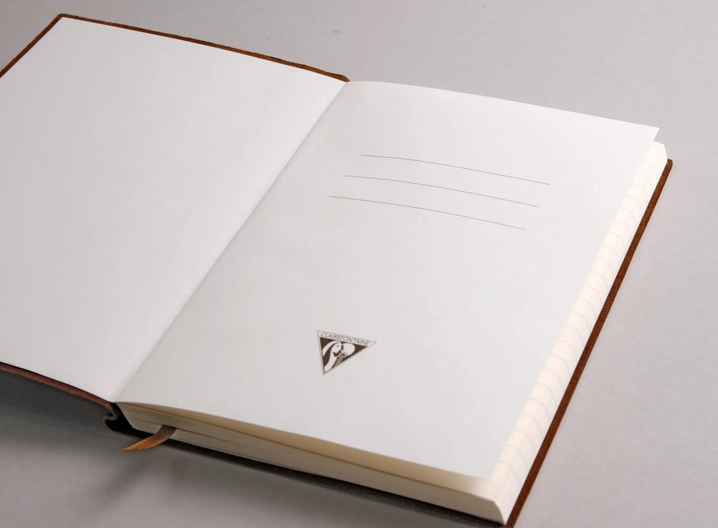 Libretto volantino cucito Flying Spirit A5 180 pagine rivestite in pelle carta avorio ghiaccio 90g - Cognac (Pacchetto x3)