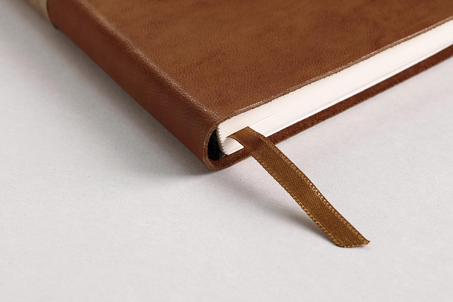 Libretto volantino cucito Flying Spirit A5 180 pagine rivestite in pelle carta avorio ghiaccio 90g - Cognac (Pacchetto x3)