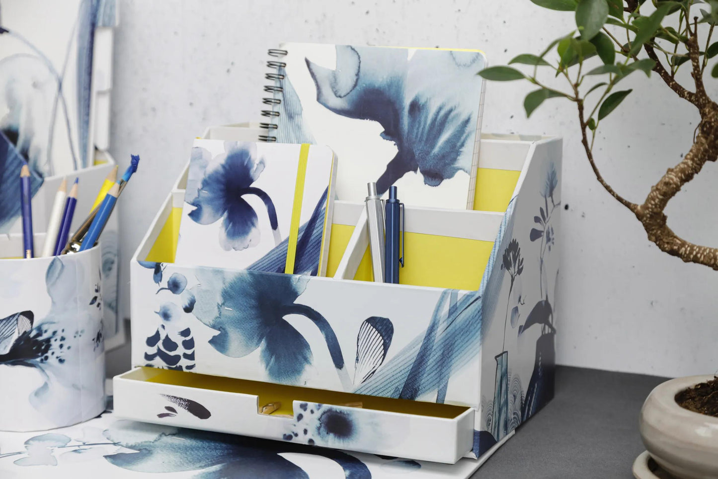 Inkebana, Letter holder with drawer 24x16x18 cm - Multicolor