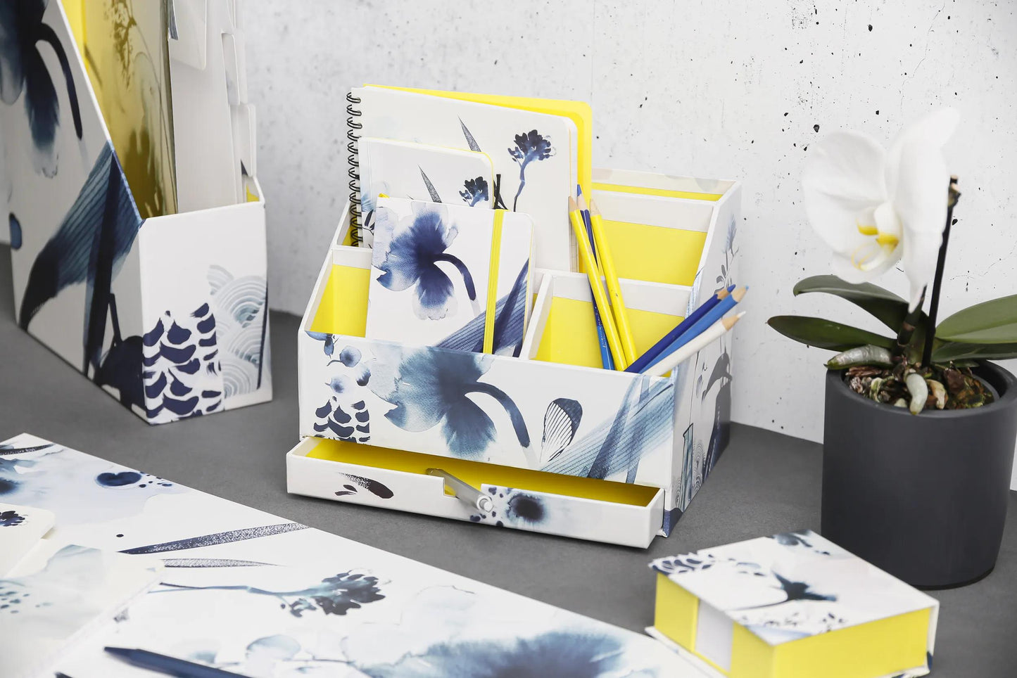 Inkebana, Letter holder with drawer 24x16x18 cm - Multicolor