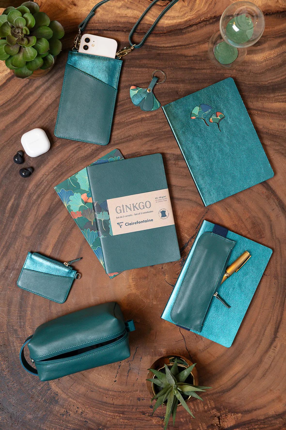 Ginkgo, Reversible leather case for A5 notebook (2 faces: a leather side tinted green fir, a leathery side blue indigo) with an elastic 19x7.5 cm (Pack x3)