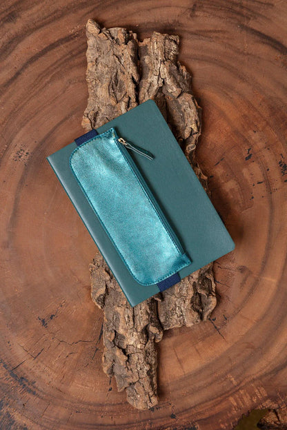Ginkgo, Reversible leather case for A5 notebook (2 faces: a leather side tinted green fir, a leathery side blue indigo) with an elastic 19x7.5 cm (Pack x3)