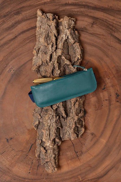 Ginkgo, Reversible leather case for A5 notebook (2 faces: a leather side tinted green fir, a leathery side blue indigo) with an elastic 19x7.5 cm (Pack x3)