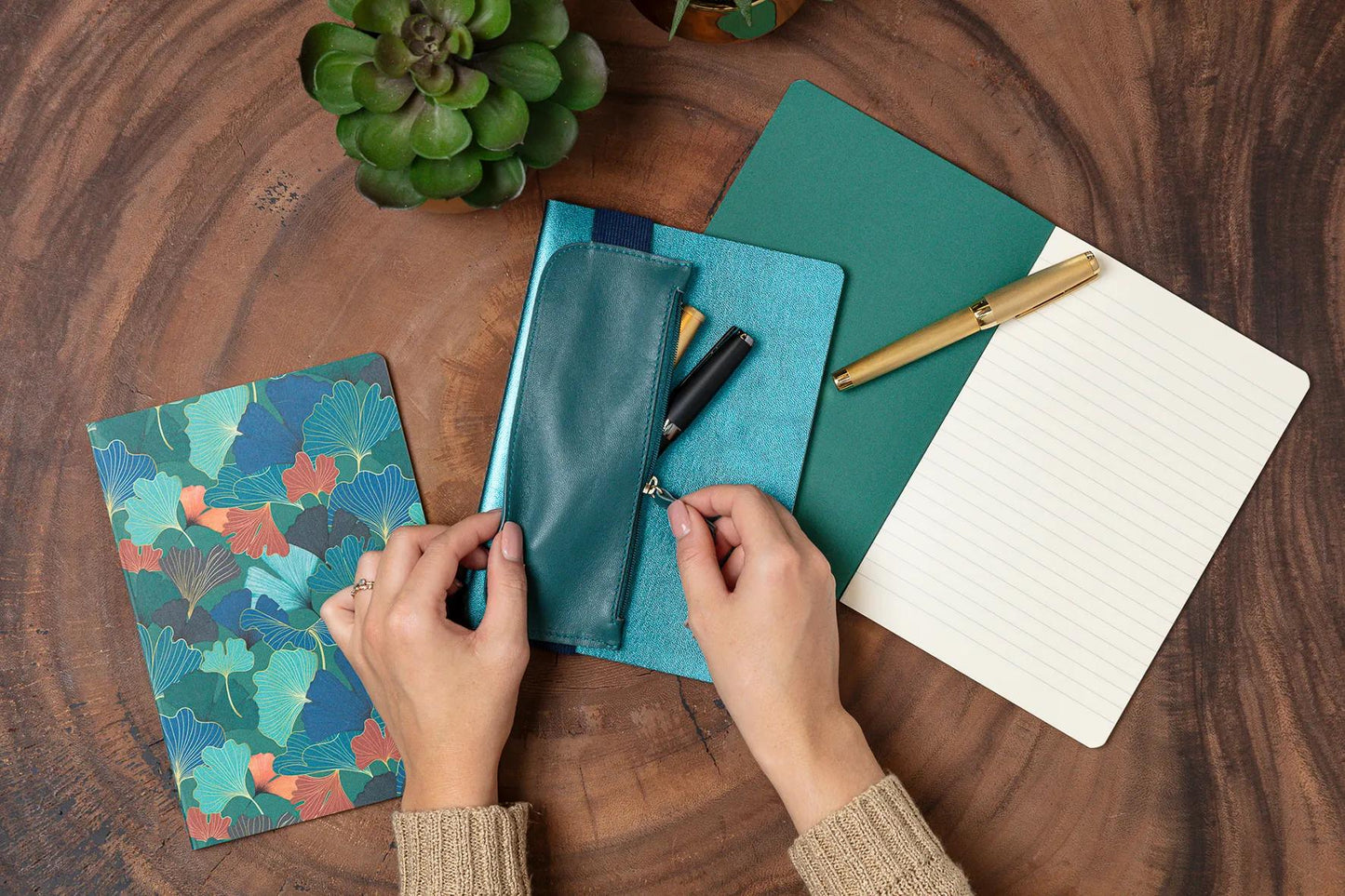 Ginkgo, Reversible leather case for A5 notebook (2 faces: a leather side tinted green fir, a leathery side blue indigo) with an elastic 19x7.5 cm (Pack x3)