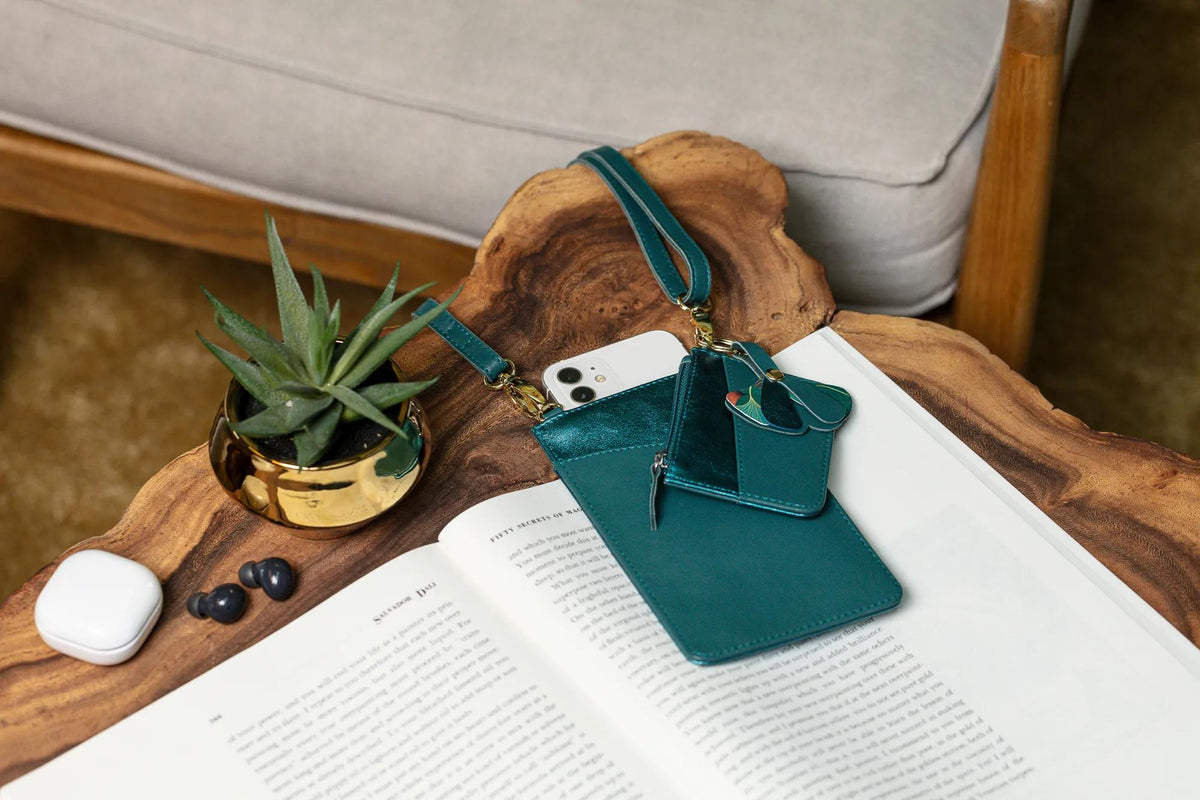 Ginkgo, Telefontasche & Lederzubehör (kleine Handytasche 10.5x16.5 cm + Kartenhalter 7.5x10.5 cm + Schlüsselring 7x6.5 cm) (3er-Pack)