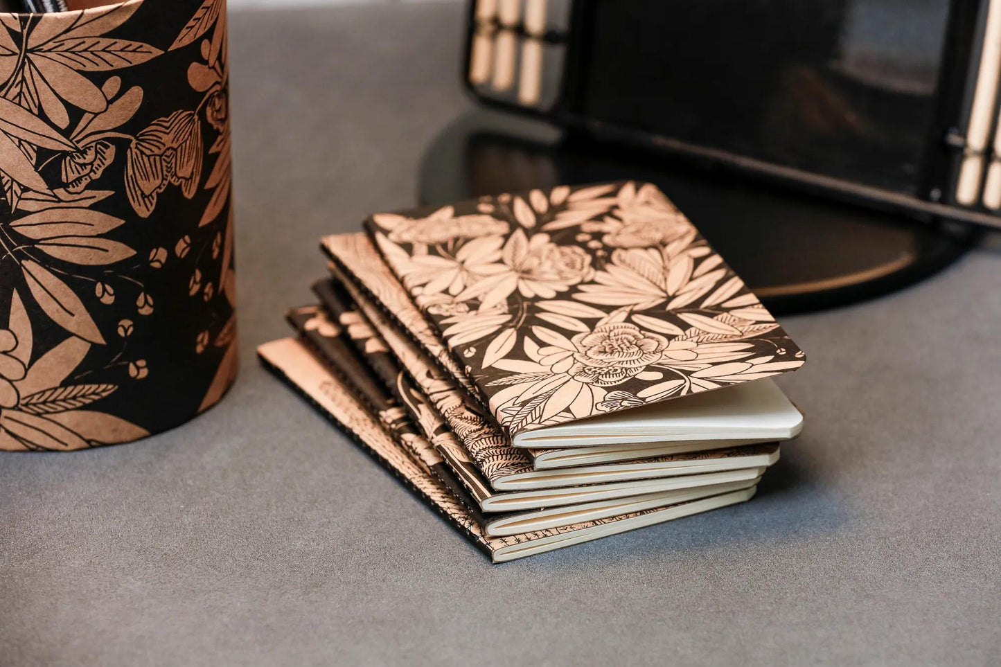 The white cherry, Sewn notebook thread 7.5x12 cm, 48 pages, plain, ass. (Pack x36)