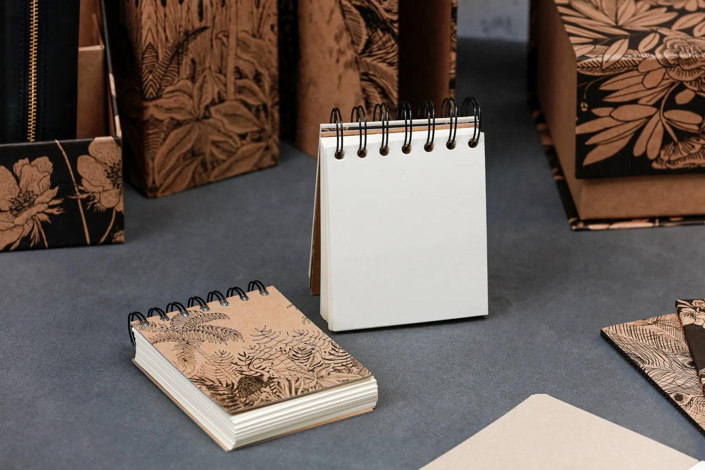Die weiße Kirsche, Block integraler Binderkopf 9x11 cm, 160 Blätter, glatt, Arsch. (Paket x6)