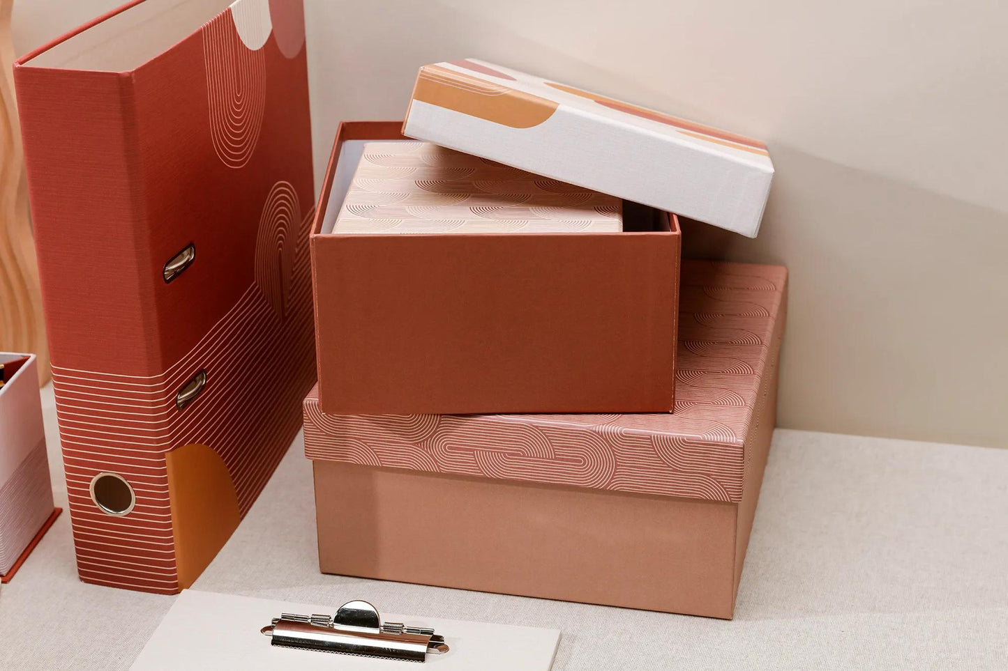Terracotta, Set di 3 caselle quadrate 25x25x12 cm, 20x20x11cm, e 16x16x10 cm (Pacchetto x2)