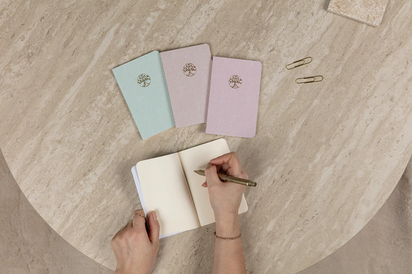 Ispirare, Sewn notebook 9x14cm, 96 pagine, pianura, culo (Pacchetto x8)