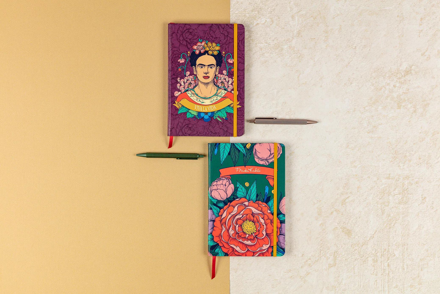 Frida Kahlo, A5 14.8x21 cm, 160 Seiten, gefüttert, Seitenmarke, elastischer Verschluss, Arsch. (Paket x4)