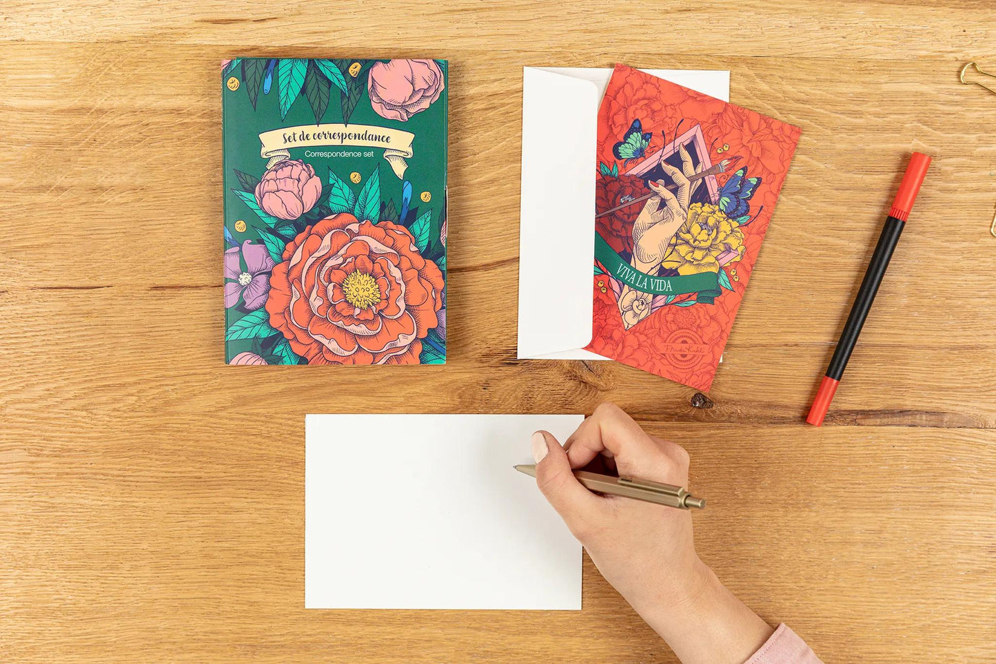 Frida Kahlo, Match Set 12x16.5 cm contenente 8 carte singole assortite 11x15.5 cm e 8 buste Polline C6 bianco naturale (Pacchetto x5)