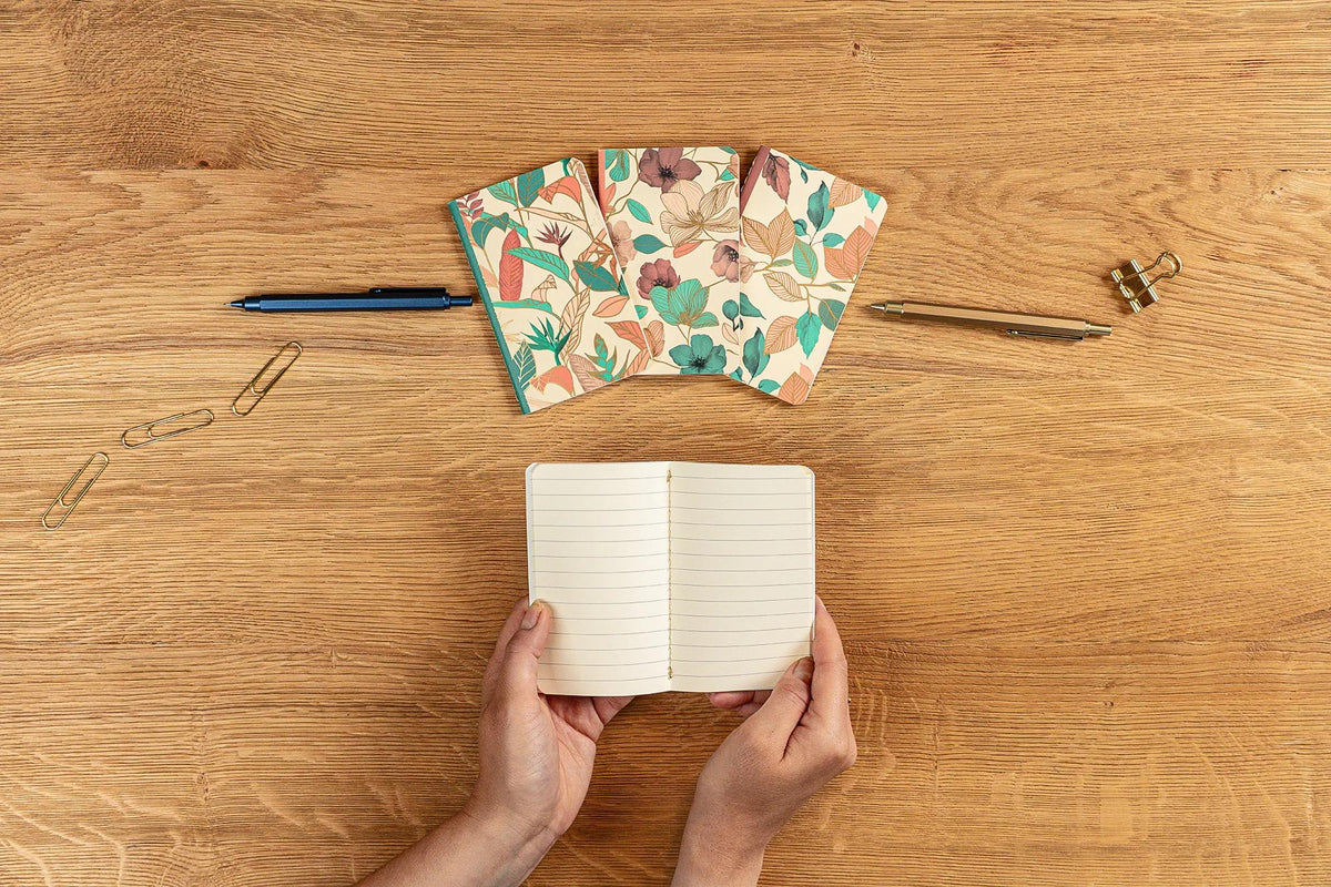 Gaia beige, Sewn notebook thread 7.5 x 12 cm, 48 pagine, foderato (confezione da 36)