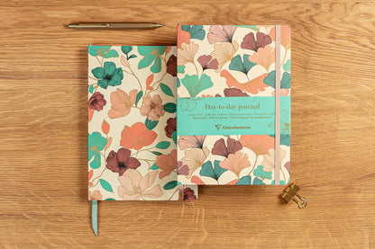 Gaïa beige, DaytoDay journal A5 14,8x21 cm, 192 pages, dot, pochette à soufflet au dos, marquepage, fermeture élastique, ass. (lot de 4)
