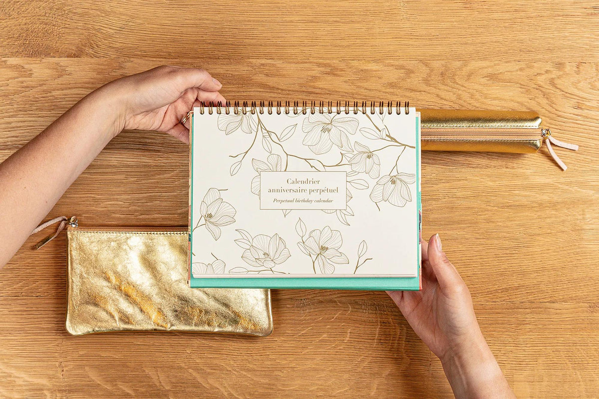 Gaia beige, ewiger Geburtstagskalender 23x17 cm, 50 bedruckte Seiten, magnetisierter Verschluss zur Anzeige auf dem Tisch. (5er-Pack)