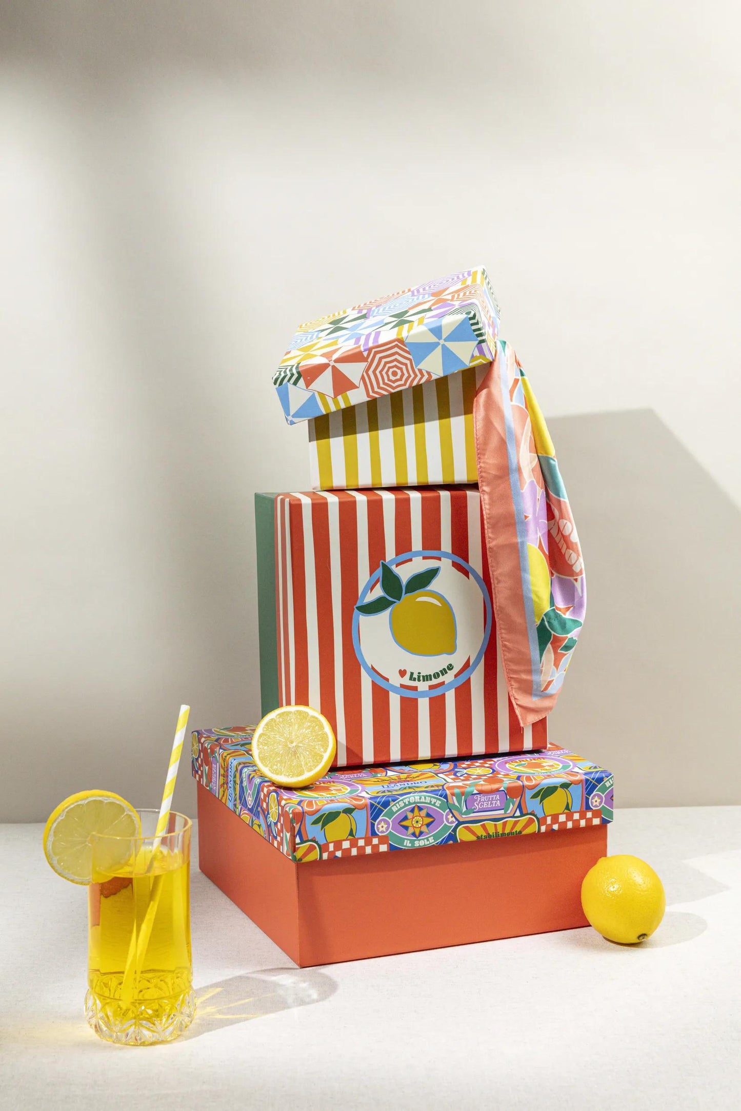Dolce Amore, Set of 3 square boxes 25x25x12 cm, 20x20x11cm, and 16x16x10 cm (Pack x2)
