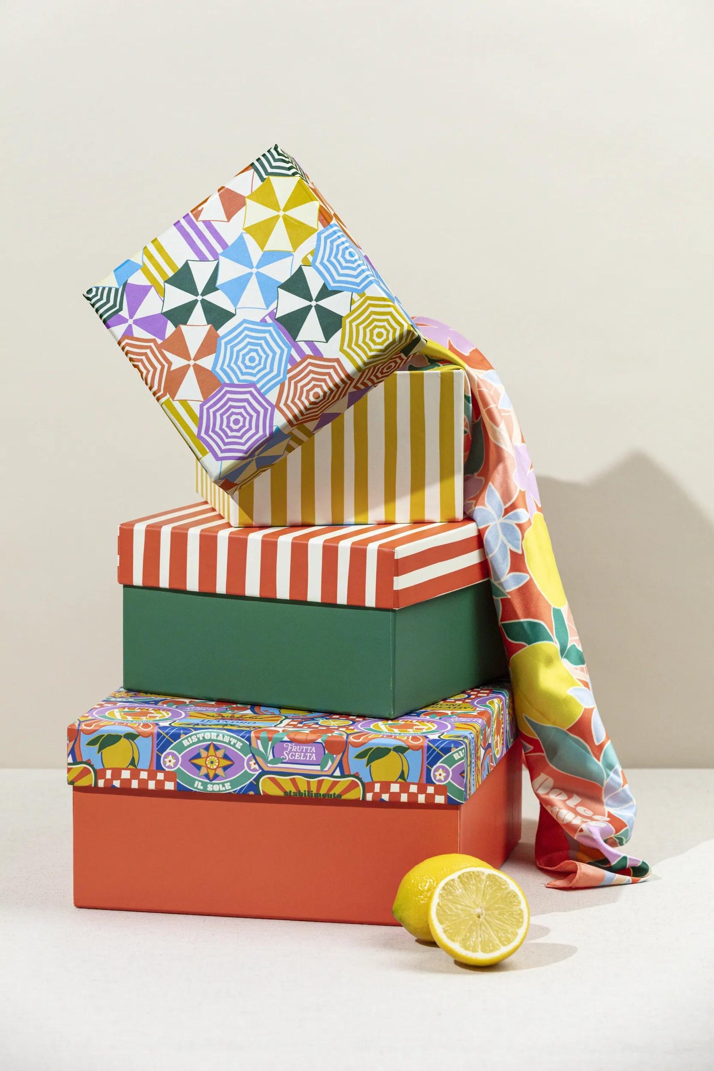 Dolce Amore, Set of 3 square boxes 25x25x12 cm, 20x20x11cm, and 16x16x10 cm (Pack x2)