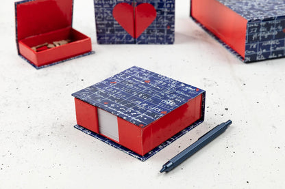 Le Mur des Je t'aime, Bloc cube 11x11x4cm contenant 300 feuillets unis 9 ,8x9,8 cm - New (lot de 4)
