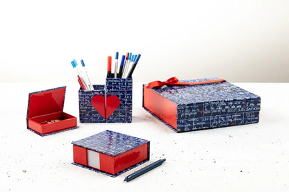 Le Mur des Je t'aime, Bloc cube 11x11x4cm contenant 300 feuillets unis 9 ,8x9,8 cm - New (lot de 4)