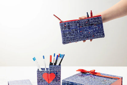 The Wall of I Love You, Flat leather case 22x11 cm - New (in bundle 4)