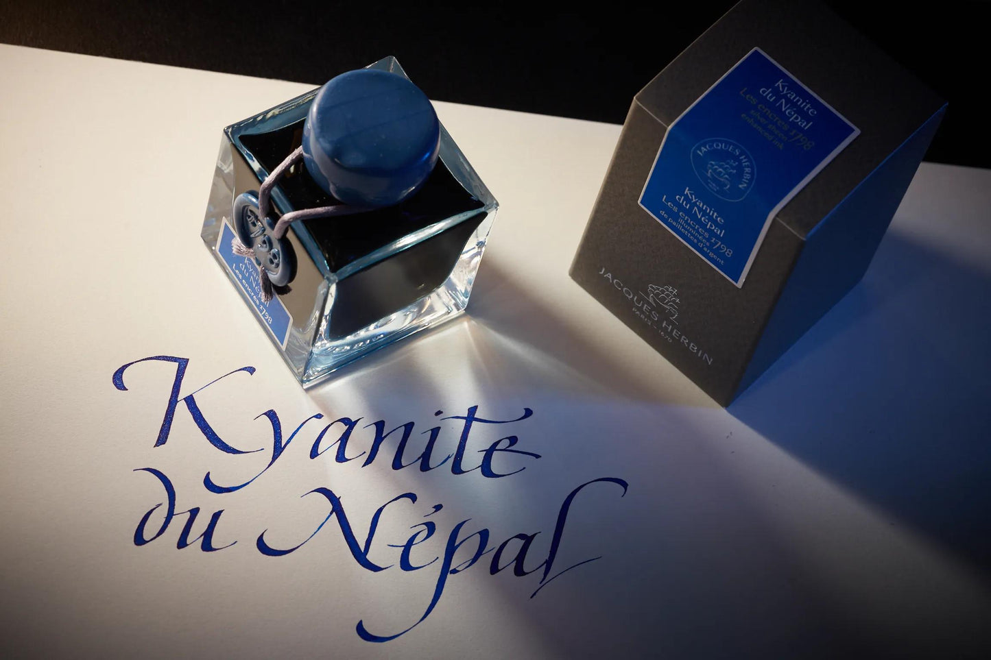 Inchiostro 1798 con glitter argento - Kyanite del Nepal