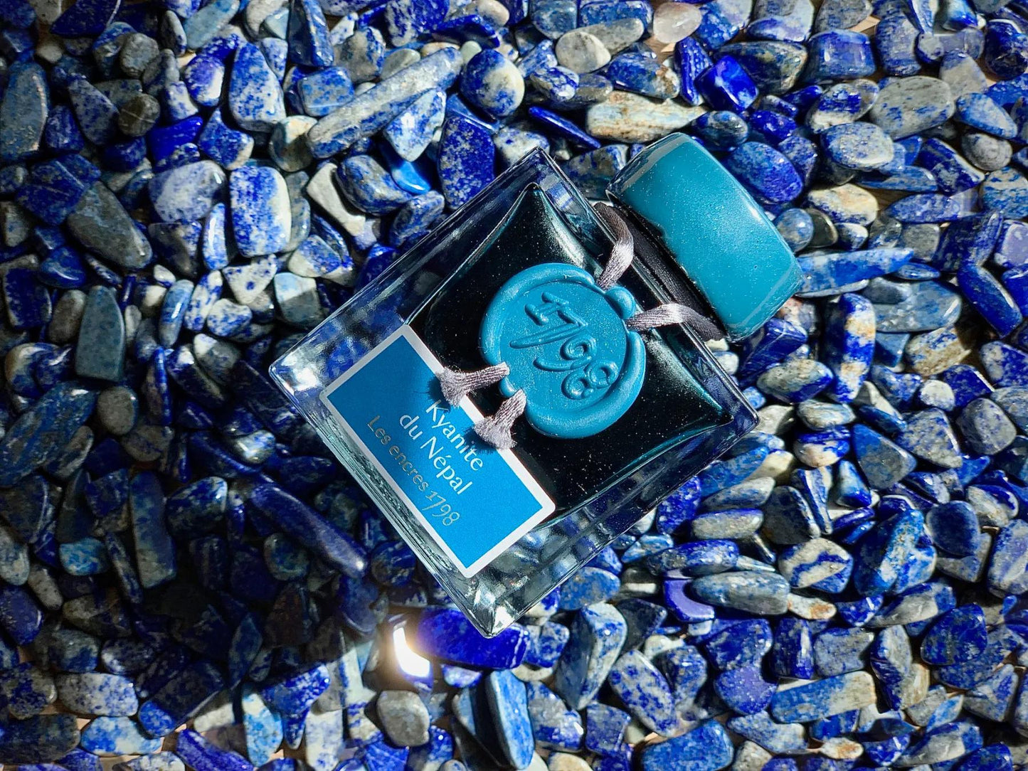 Inchiostro 1798 con glitter argento - Kyanite del Nepal