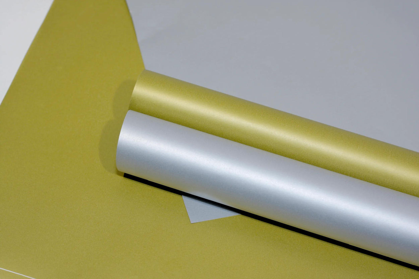 PAPIER AFFICHE PEINTE, Paquet de 10 feuilles 90g/m2 au format 60x80cm - Or