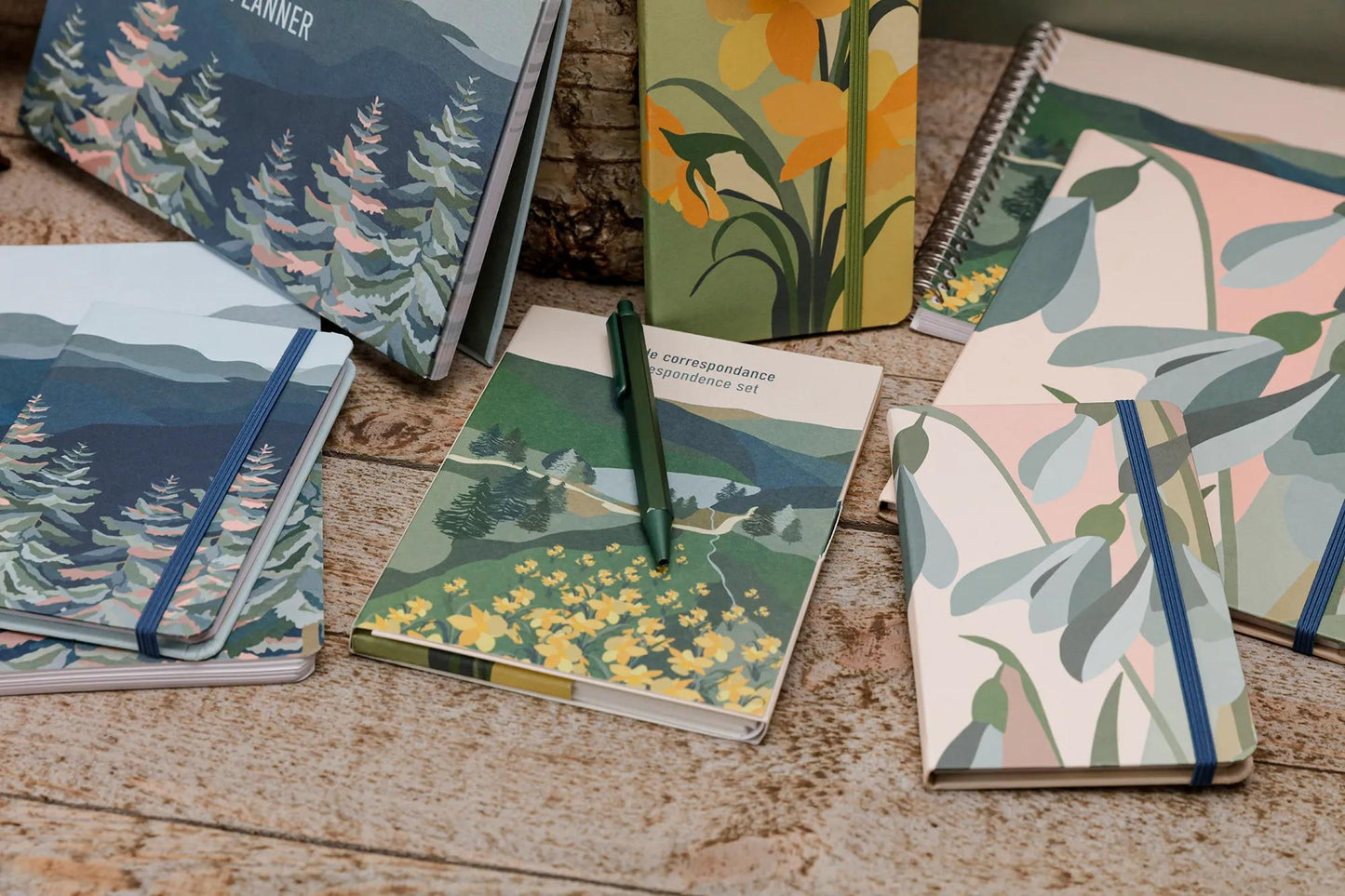 La Vie en Vosges, Matching set 12x16.5 cm containing 8 single cards assorted 11x15.5 cm and 8 envelopes Pollen C6 natural white (Pack x5)