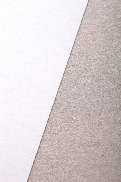 Cardboard Mid-fin 1,0mm 10F 50x65cm 600g - White and grey