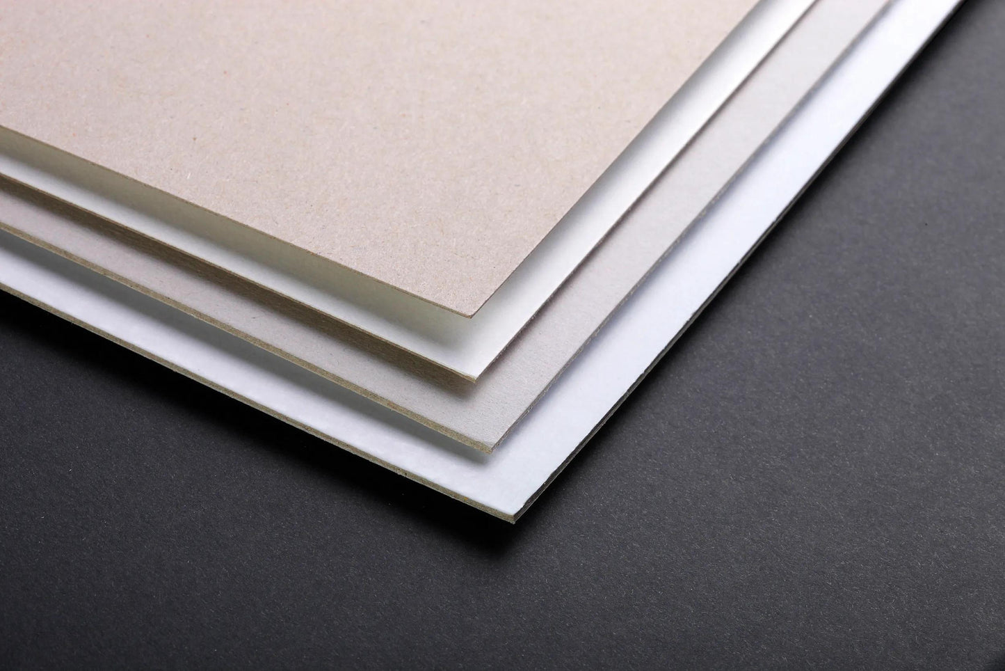 Halbzeugkarton 1.8mm 10F 50x65cm 1200g - Weiß und grau