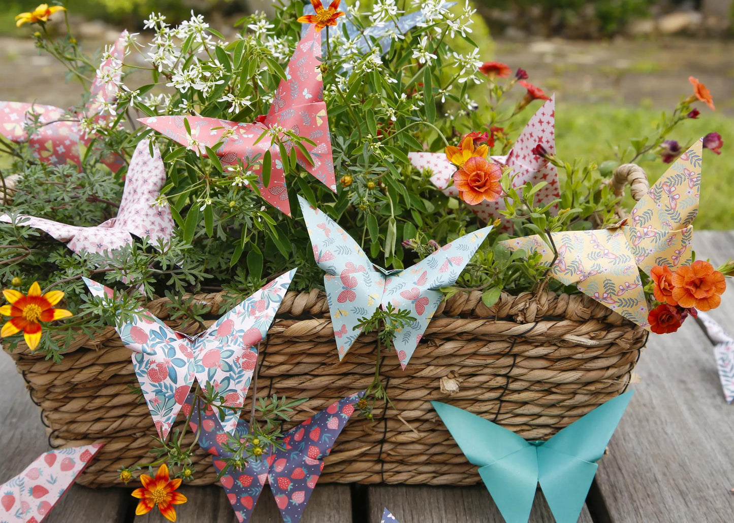 ORIGAMI, 60 Blattbeutel 70g/m2 im 15x15cm Format - Obstgarten - Mehrfarbig (Paket x5)
