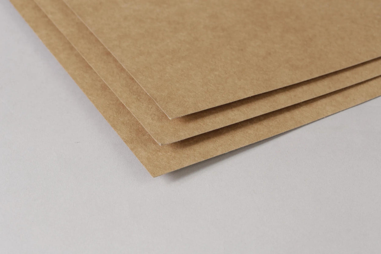 Kraft fila cruda 25F 70x100cm 160g