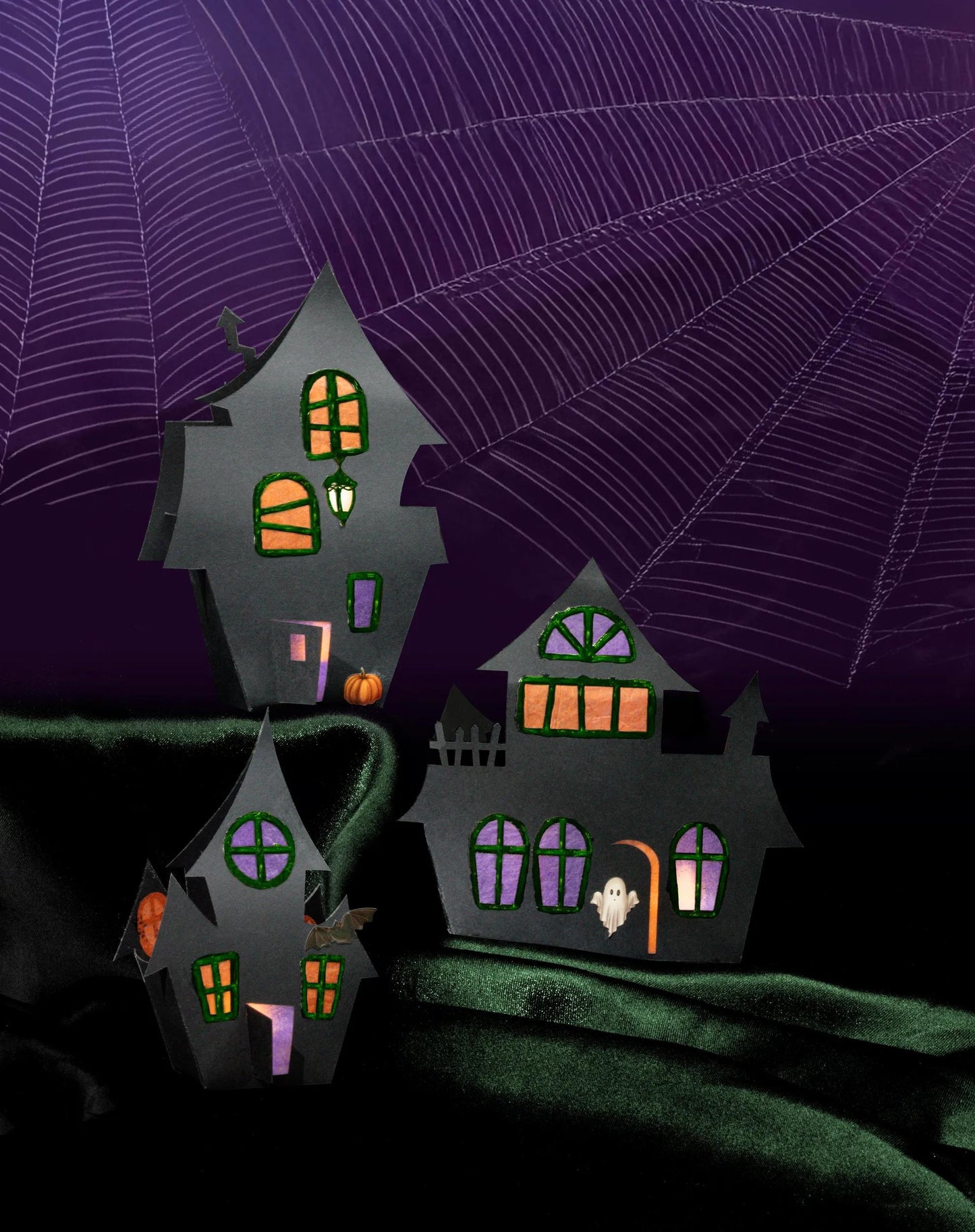 DISCOVERED KIT, 20,5x4,5x29,7cm - haunted houses - Black - New (Pack x3)