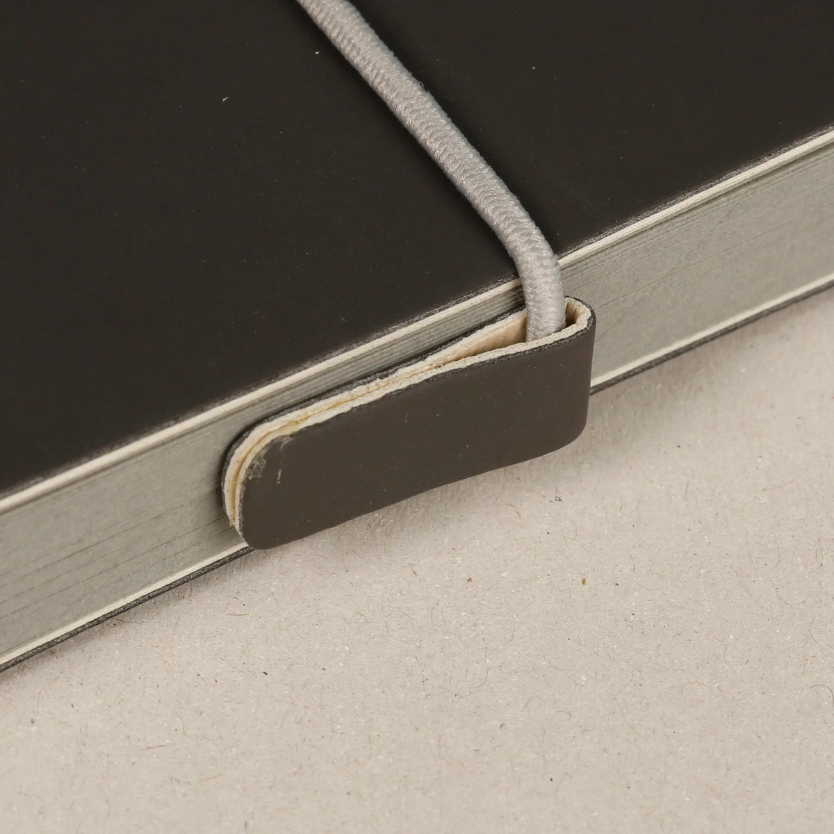 PaintON Grey notebook sewn 32F 14x14cm 250g - Grey (in bundle 2)