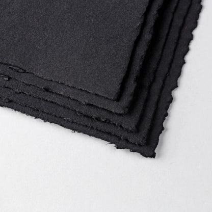 Fontaine Noir paquet 4 bords frangés 5F 56x76cm 300g grain fin