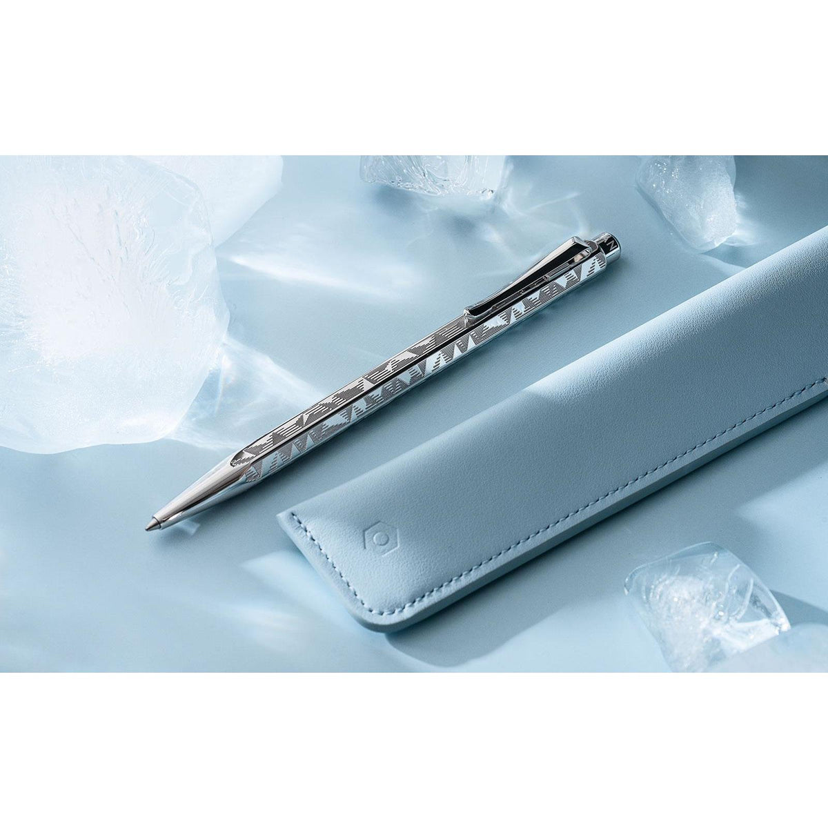 Set Kugelschreiber Ecridor™ Alpine Frost & Etui aus Polarblauem Leder