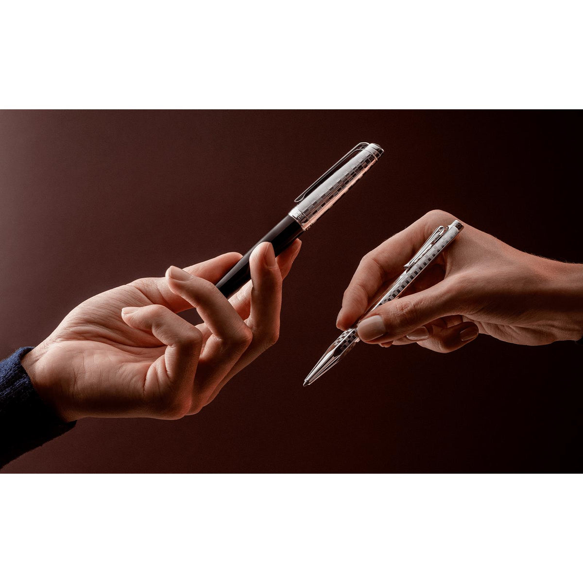 Set Penna a Sfera Ecridor™ Damier Grigio Argento & Astuccio in Pelle Nera